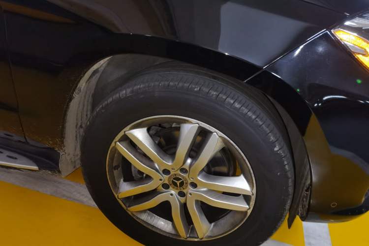 Used Mercedes-Benz GLS-Class  Right Front Wheel Hub