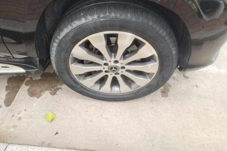 Used Mercedes-Benz GLS-Class  Right Front Wheel Hub