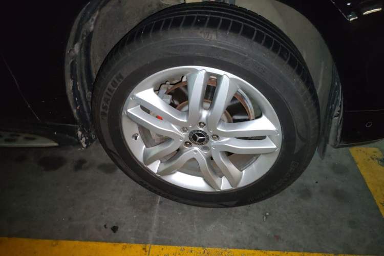 Used Mercedes-Benz GLS-Class  Right Front Wheel Hub