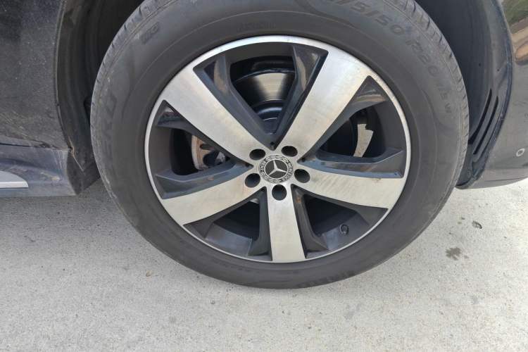 Used Mercedes-Benz GLS-Class 2017 GLS 450 U.S. specification Right Front Wheel Hub
