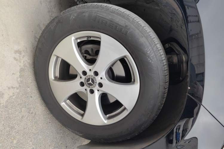 Used Mercedes-Benz GLS-Class  Right Front Wheel Hub