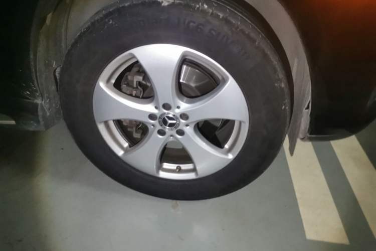 Used Mercedes-Benz GLS-Class 2017 GLS 450 U.S. specification Right Front Wheel Hub