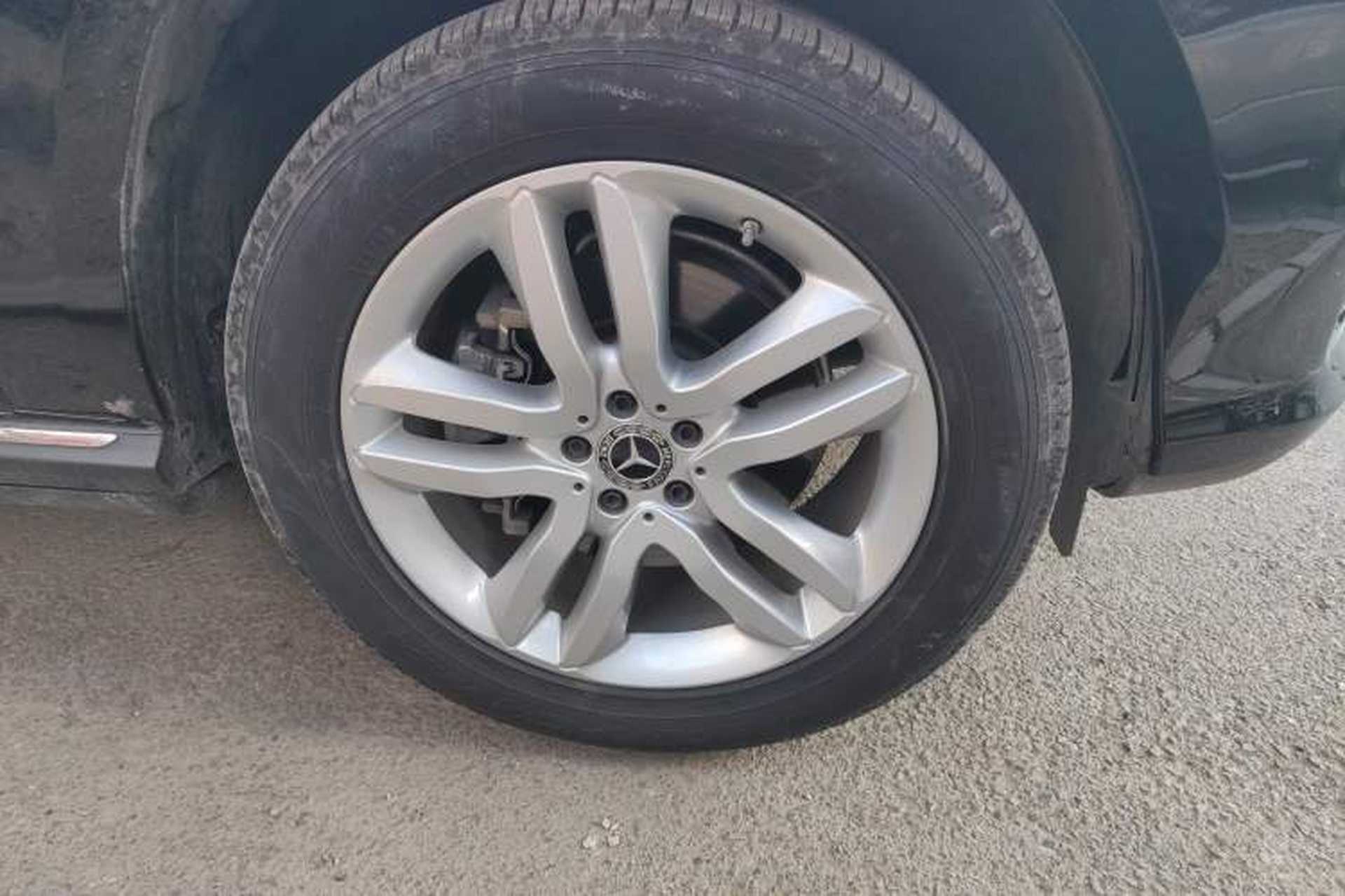 Used Mercedes-Benz GLS-Class 2017 GLS 450 Low-Power Version U.S. Specification Right Front Wheel Hub
