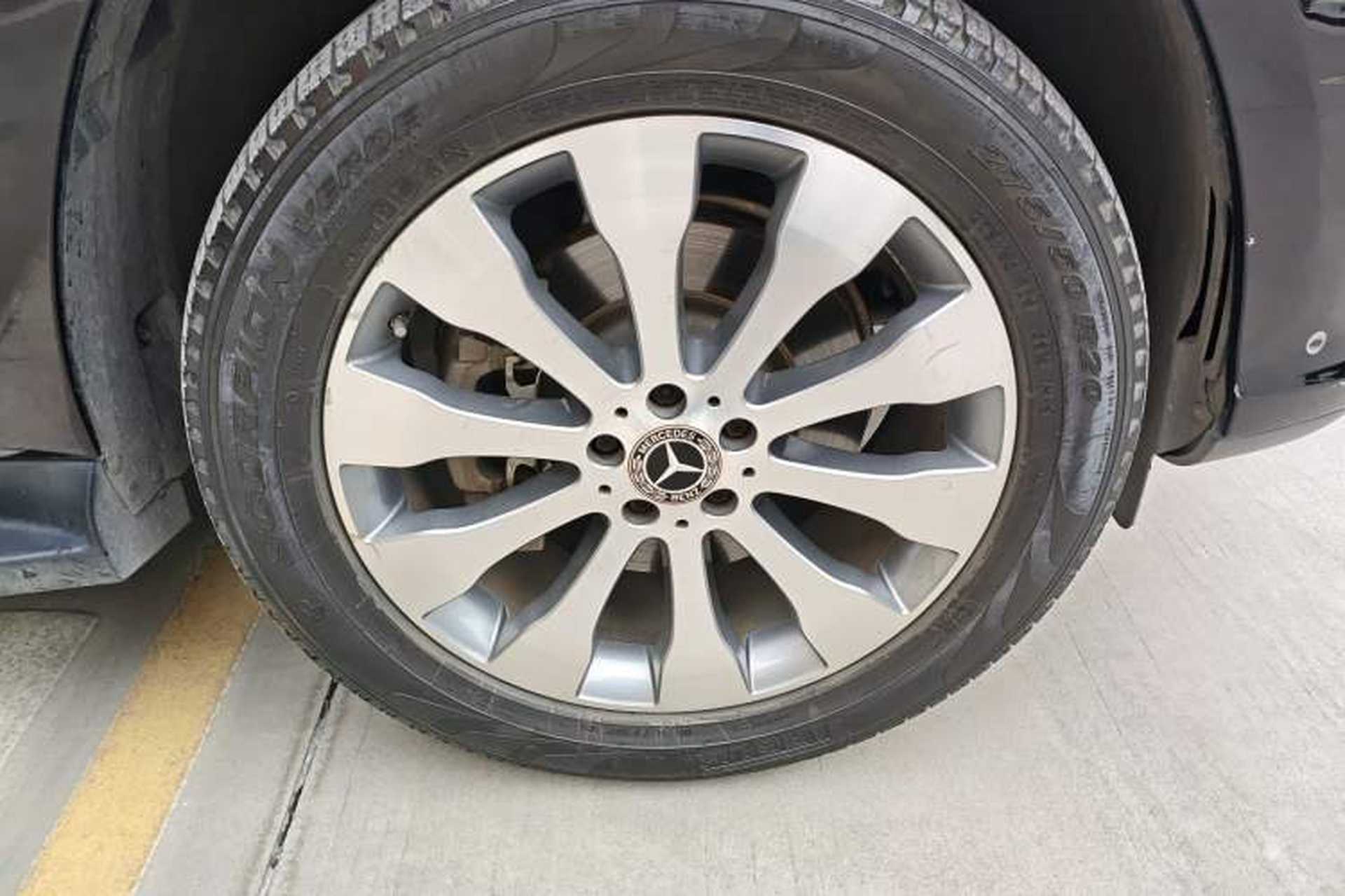 Used Mercedes-Benz GLS-Class 2017 GLS 450 U.S. specification Right Front Wheel Hub