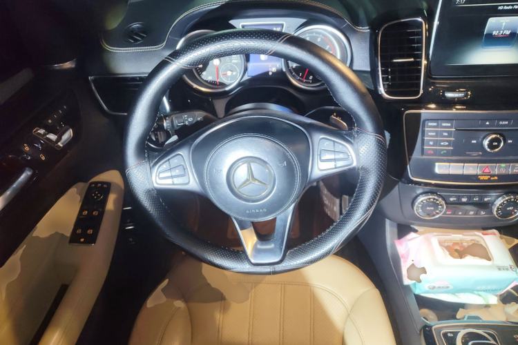 Used Mercedes-Benz GLS-Class 2017 GLS 450 U.S. specification Steering Wheel