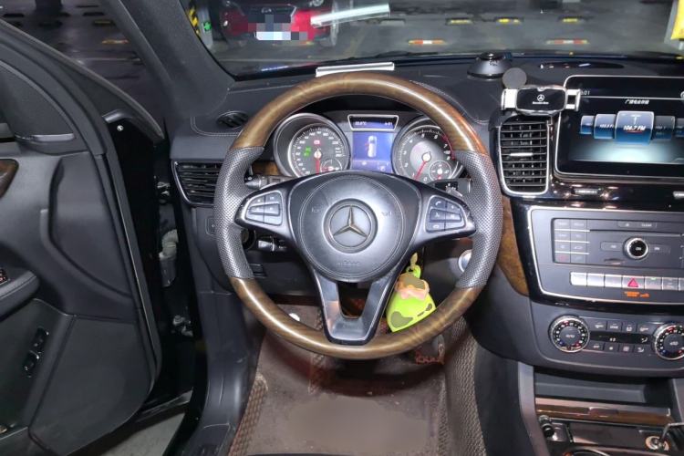 Used Mercedes-Benz GLS-Class 2017 GLS 450 U.S. specification Steering Wheel