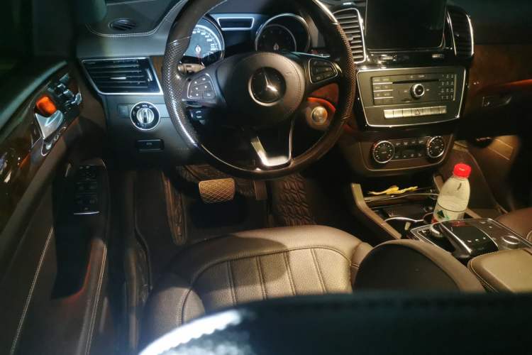 Used Mercedes-Benz GLS-Class 2017 GLS 450 U.S. specification Steering Wheel