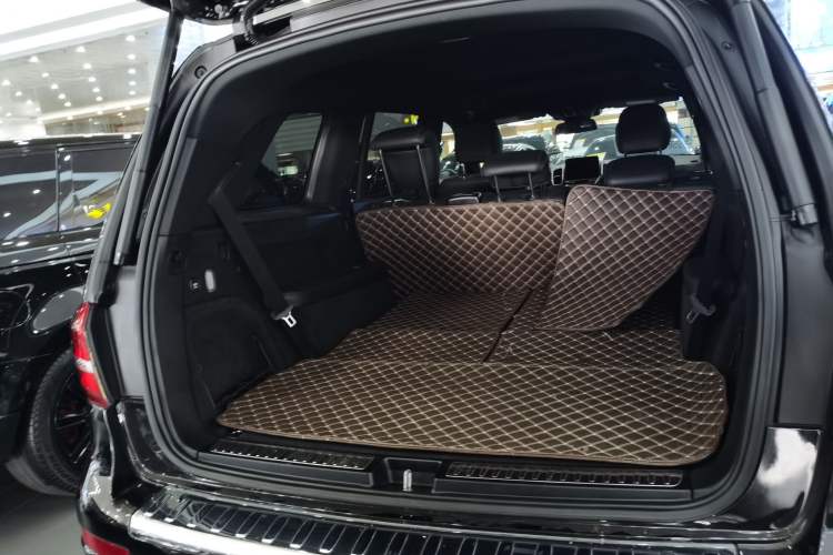 Used Mercedes-Benz GLS-Class 2017 GLS 450 U.S. specification Trunk