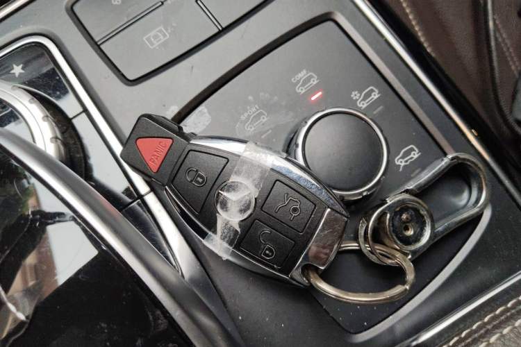 Used Mercedes-Benz GLS-Class  Vehicle Key