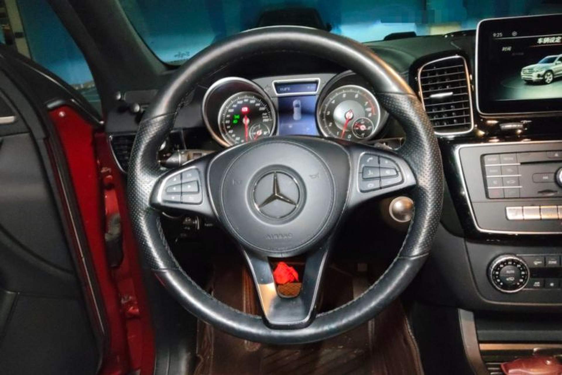 Used Mercedes-Benz GLS-Class 2017 GLS 450 U.S. specification Steering Wheel