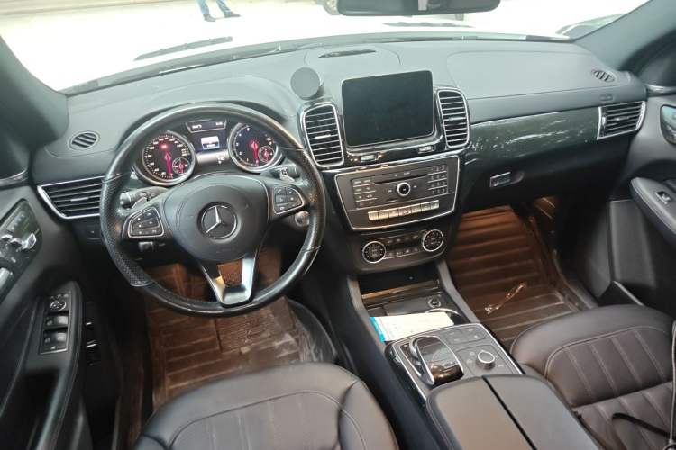 Used Mercedes-Benz GLS-Class  Center Console