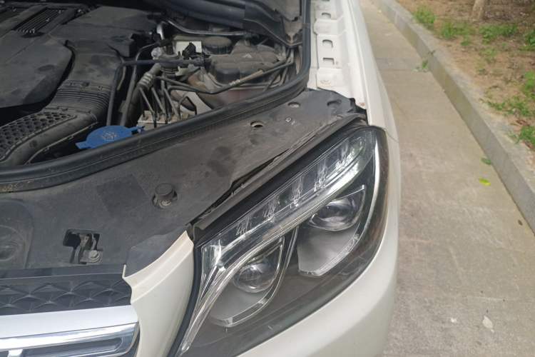 Used Mercedes-Benz GLS-Class 2017 GLS450 Middle East version Engine Bay Left