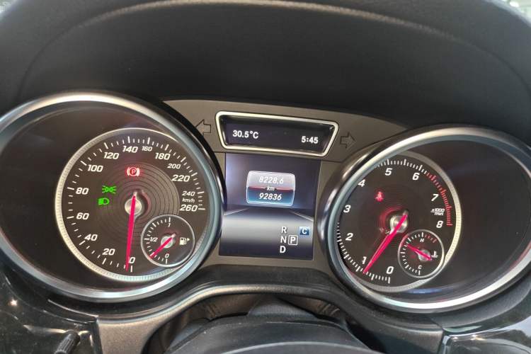 Used Mercedes-Benz GLS-Class  Odometer Close Up