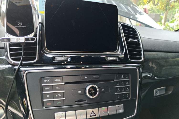 Used Mercedes-Benz GLS-Class 2018 GLS 450 U.S. specification Audio And AC Panel