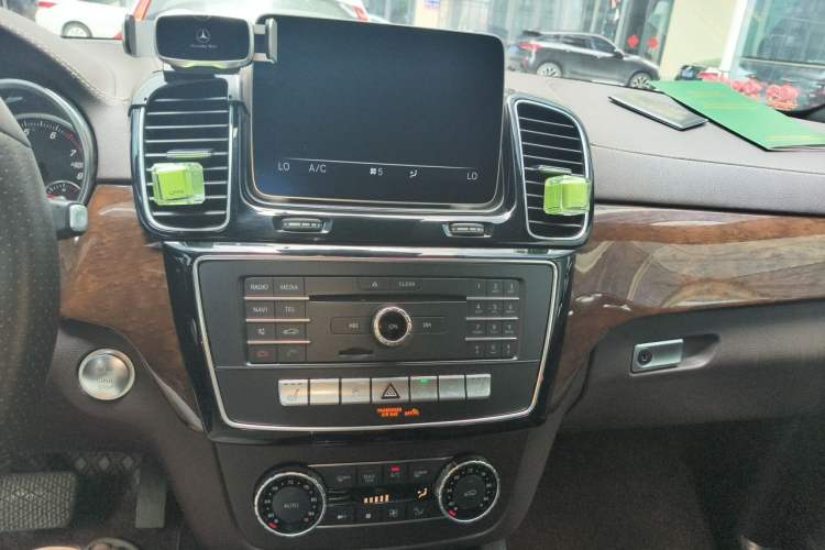Used Mercedes-Benz GLS-Class  Audio And AC Panel