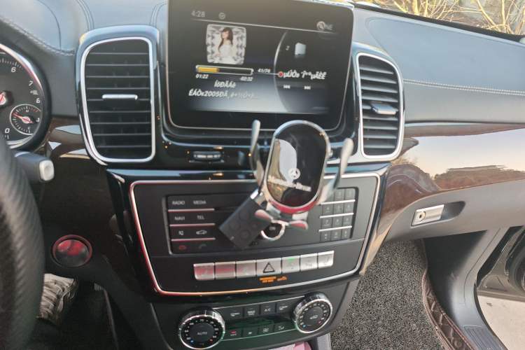 Used Mercedes-Benz GLS-Class 2018 GLS 450 U.S. specification Audio And AC Panel