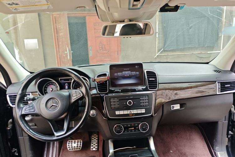 Used Mercedes-Benz GLS-Class 2018 GLS 450 U.S. specification Center Console