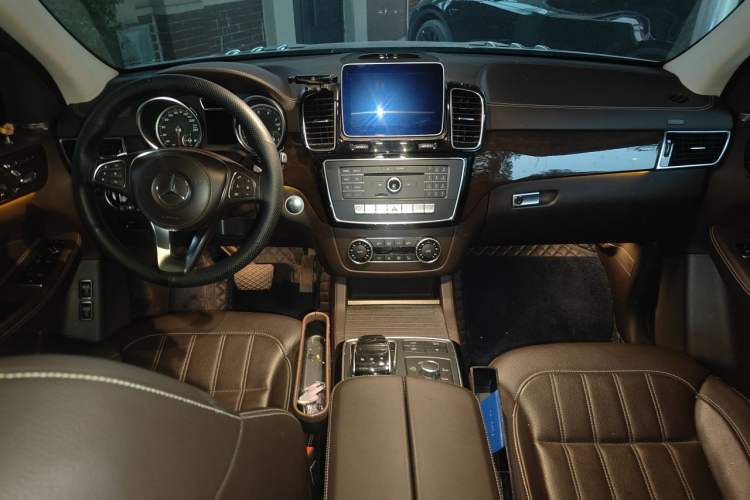Used Mercedes-Benz GLS-Class  Center Console