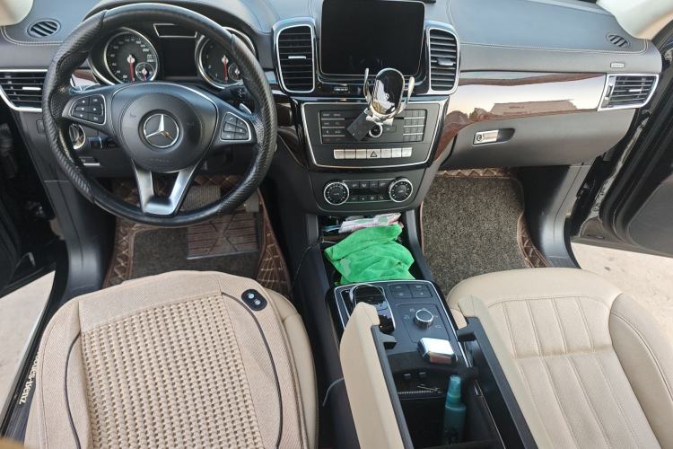 Used Mercedes-Benz GLS-Class 2018 GLS 450 U.S. specification Center Console