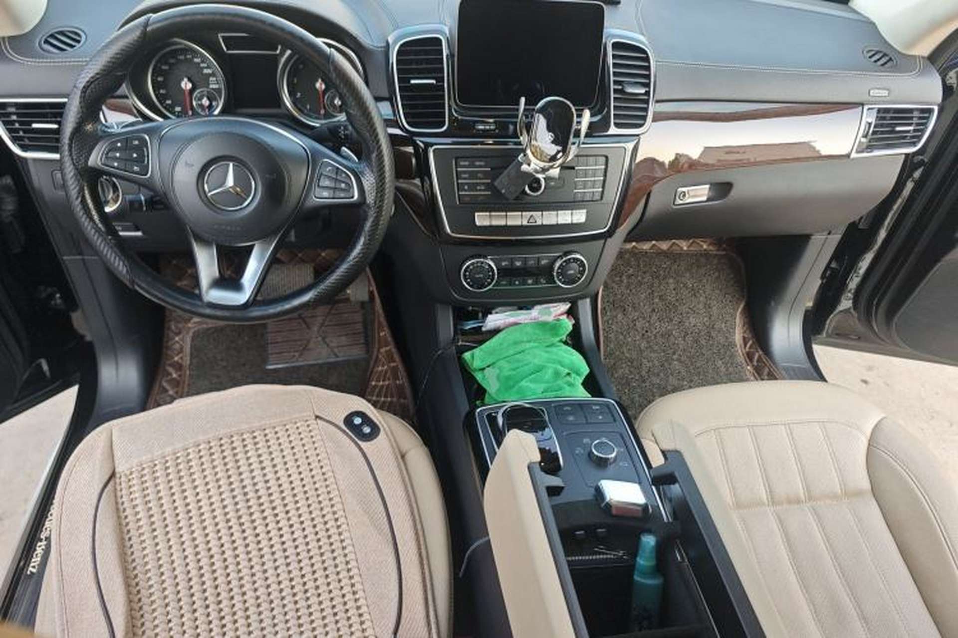 Used Mercedes-Benz GLS-Class 2018 GLS 450 U.S. specification Center Console