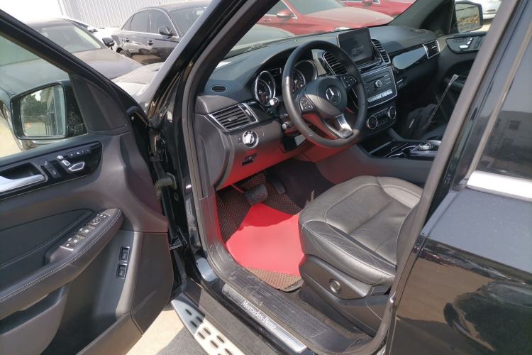 Used Mercedes-Benz GLS-Class 2018 GLS 450 Middle East version Driver Seat