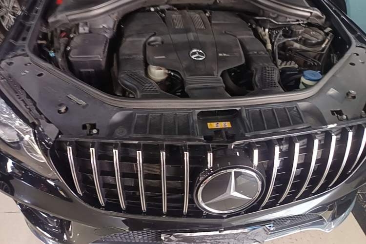 Used Mercedes-Benz GLS-Class 2018 GLS 450 U.S. specification Engine Bay