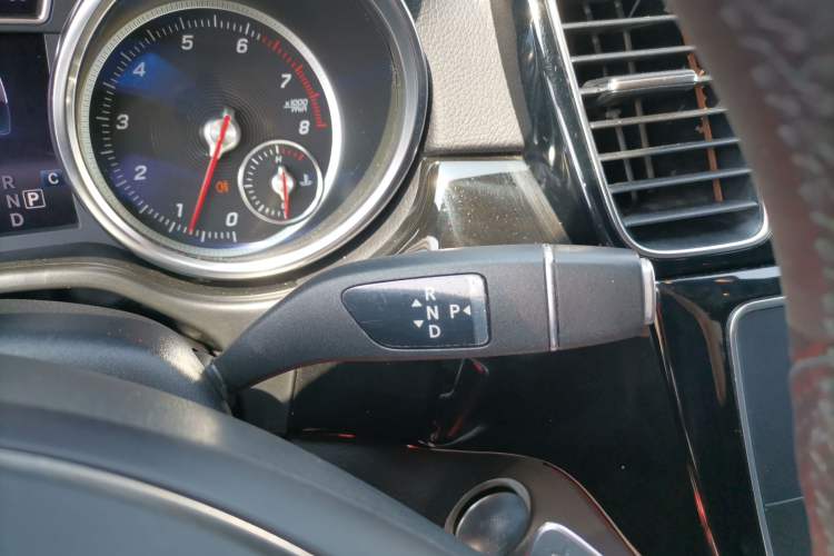 Used Mercedes-Benz GLS-Class 2018 GLS 450 Middle East version Gear Lever