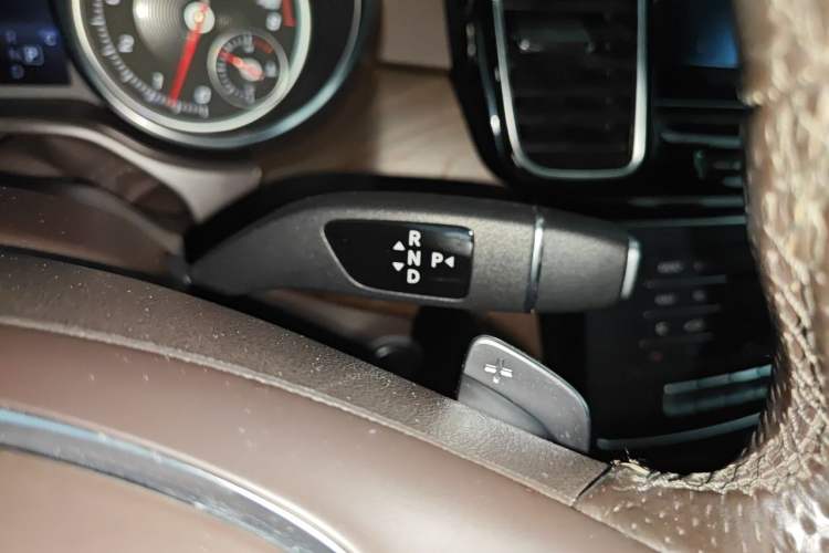 Used Mercedes-Benz GLS-Class  Gear Lever