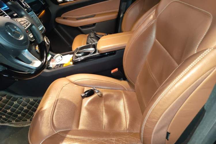 Used Mercedes-Benz GLS-Class 2018 GLS 450 Middle East version Left Front Seat
