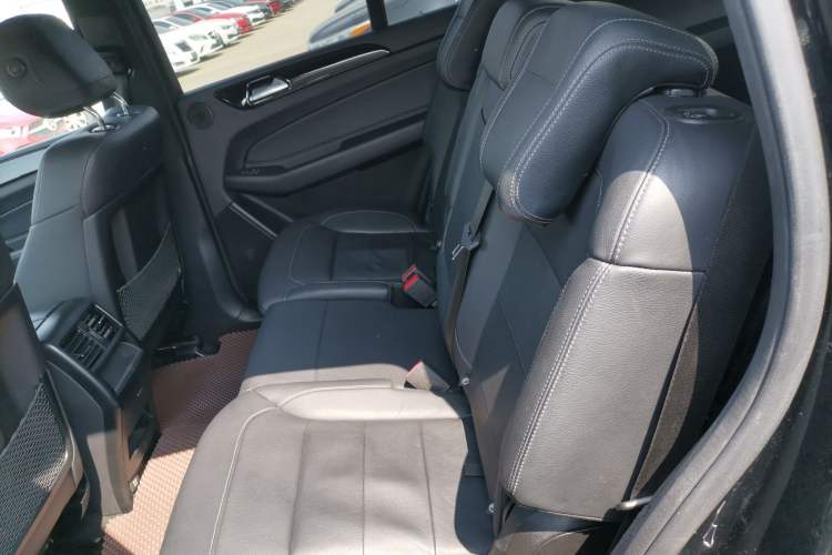 Used Mercedes-Benz GLS-Class 2018 GLS 450 Middle East version Left Rear Seat