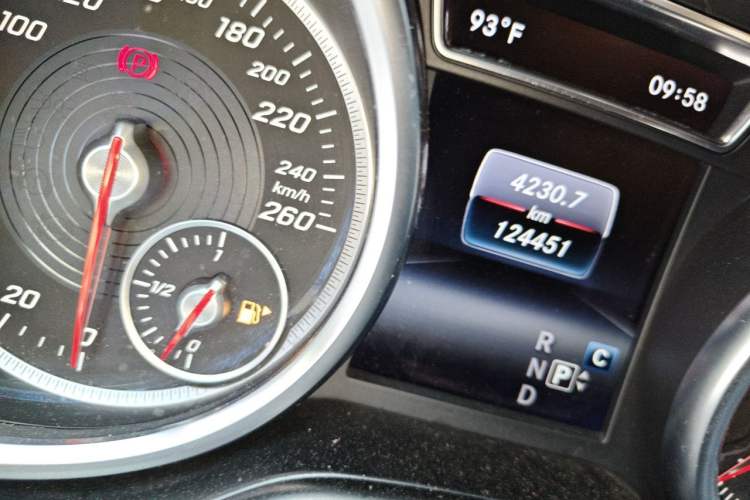 Used Mercedes-Benz GLS-Class 2018 GLS 450 U.S. specification Odometer Close Up