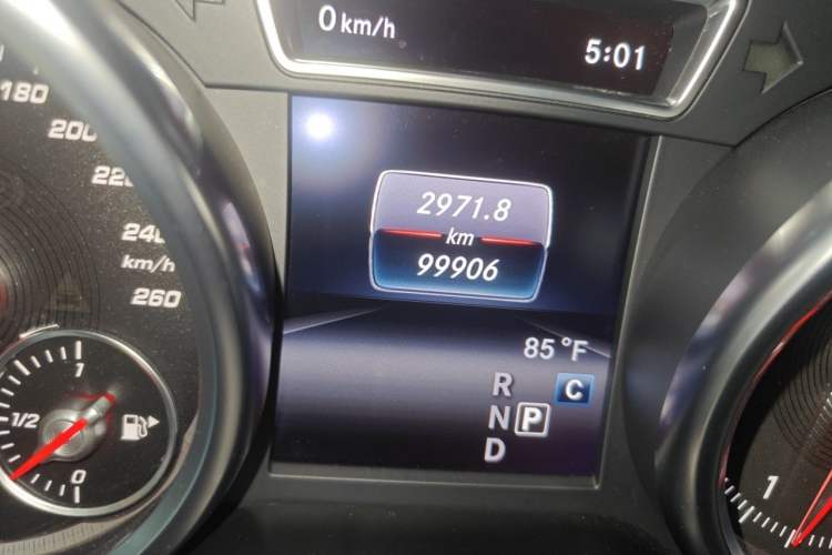 Used Mercedes-Benz GLS-Class  Odometer Close Up
