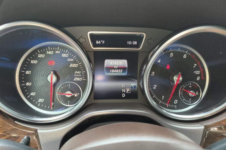 Used Mercedes-Benz GLS-Class  Odometer Close Up