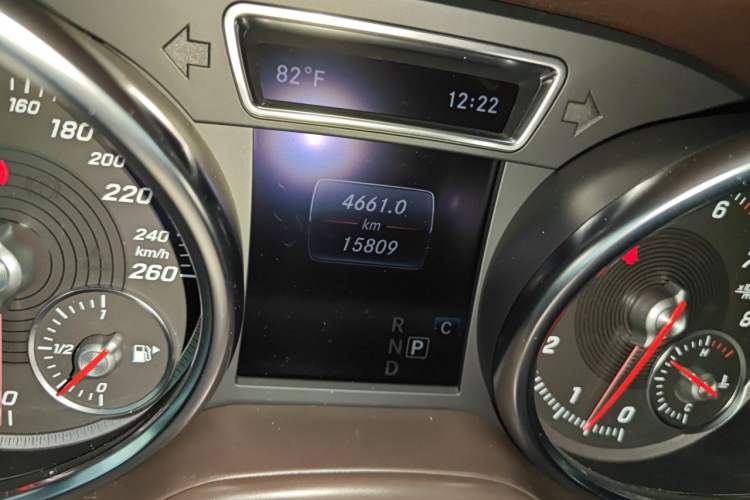 Used Mercedes-Benz GLS-Class  Odometer Close Up