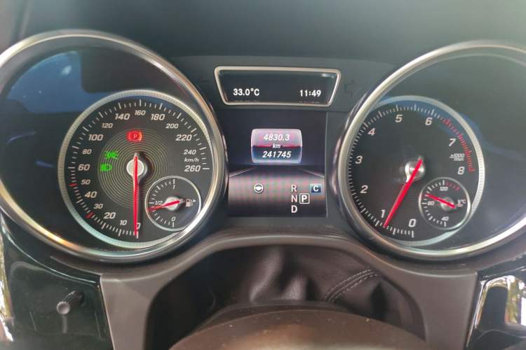 Used Mercedes-Benz GLS-Class 2018 GLS 450 Luxury Package Sport Package Radar Package Plus Version Odometer Close Up