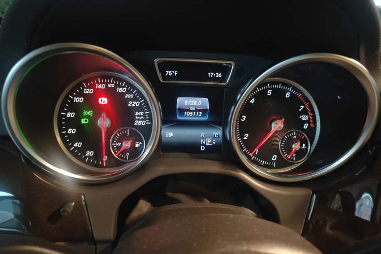 Used Mercedes-Benz GLS-Class  Odometer Close Up