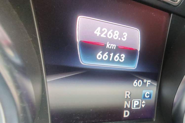 Used Mercedes-Benz GLS-Class 2018 GLS 450 U.S. specification Odometer Close Up