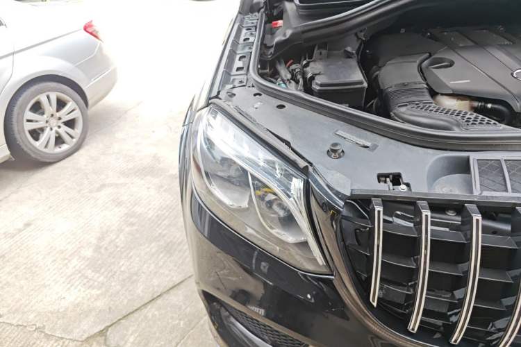 Used Mercedes-Benz GLS-Class  Right Front Headlight
