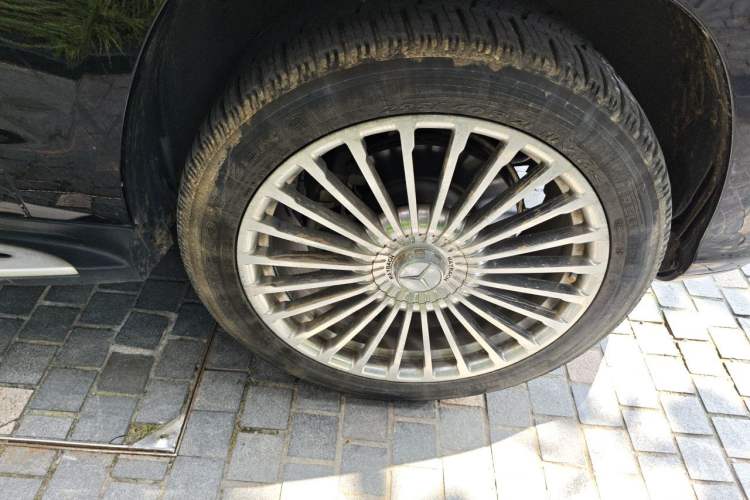 Used Mercedes-Benz GLS-Class 2018 GLS 450 U.S. specification Right Front Wheel Hub