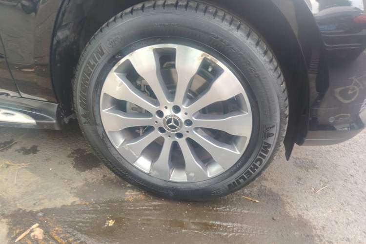 Used Mercedes-Benz GLS-Class  Right Front Wheel Hub