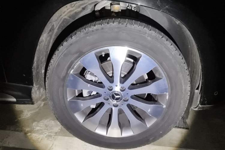 Used Mercedes-Benz GLS-Class 2018 GLS 450 U.S. specification Right Front Wheel Hub