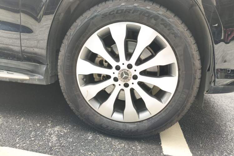 Used Mercedes-Benz GLS-Class  Right Front Wheel Hub