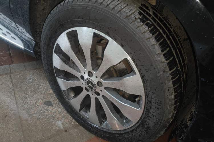Used Mercedes-Benz GLS-Class  Right Front Wheel Hub