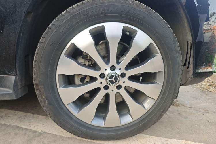 Used Mercedes-Benz GLS-Class 2018 GLS 450 U.S. specification Right Front Wheel Hub