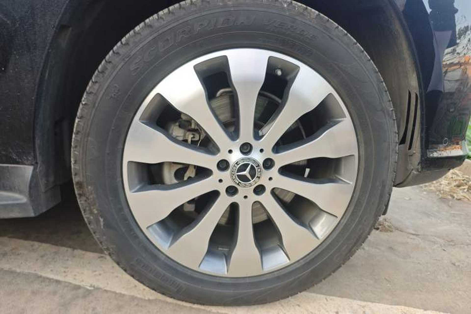 Used Mercedes-Benz GLS-Class 2018 GLS 450 U.S. specification Right Front Wheel Hub
