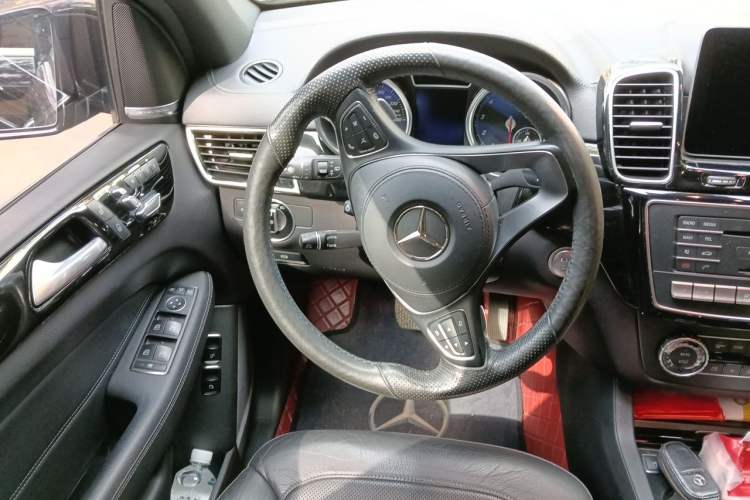 Used Mercedes-Benz GLS-Class 2018 GLS 450 Luxury Package Sport Package Radar Package Plus Version Steering Wheel