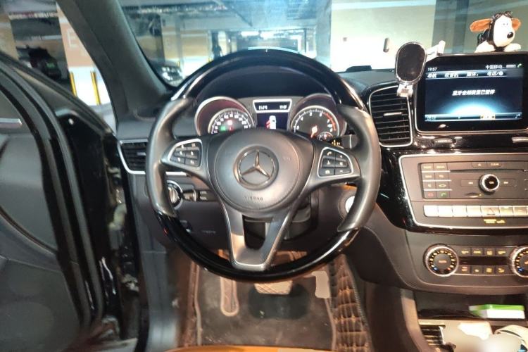 Used Mercedes-Benz GLS-Class 2018 GLS 450 Middle East version Steering Wheel