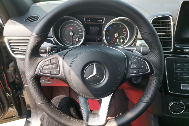 Used Mercedes-Benz GLS-Class 2018 GLS 450 Middle East version Steering Wheel