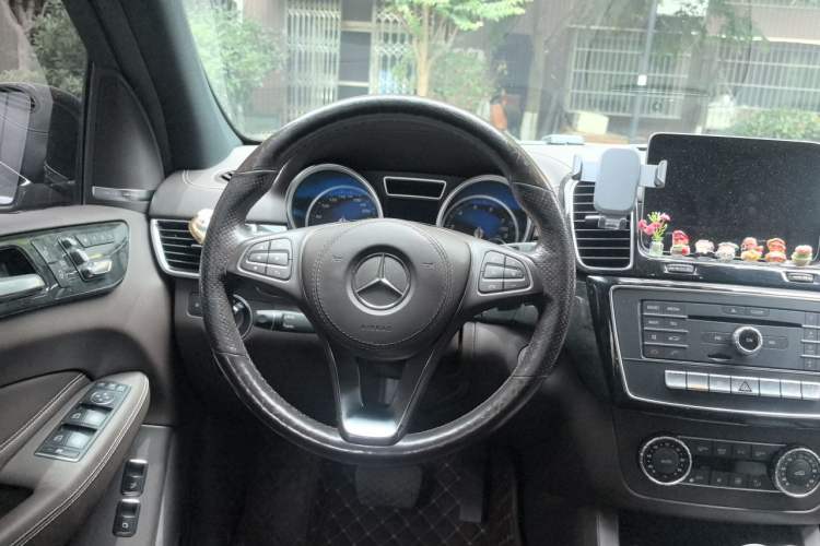Used Mercedes-Benz GLS-Class 2018 GLS450 P01 Exterior Lighting Package US Specification Steering Wheel