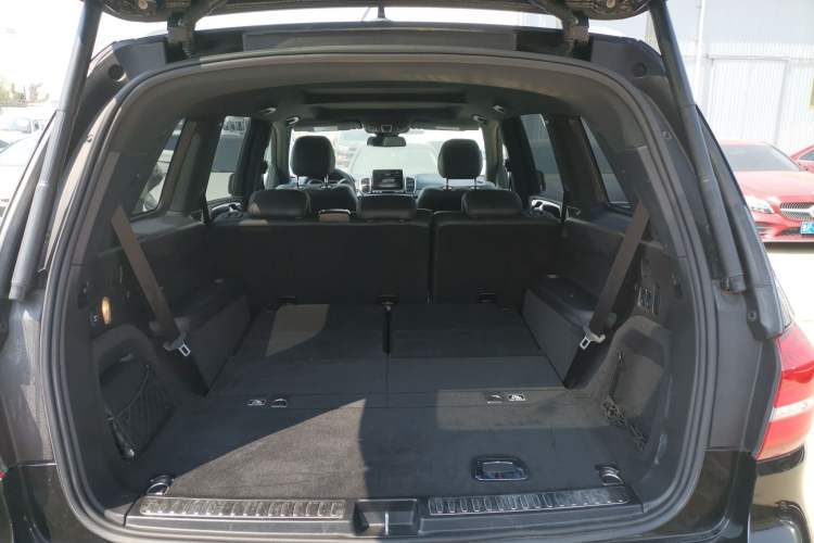 Used Mercedes-Benz GLS-Class 2018 GLS 450 Middle East version Trunk